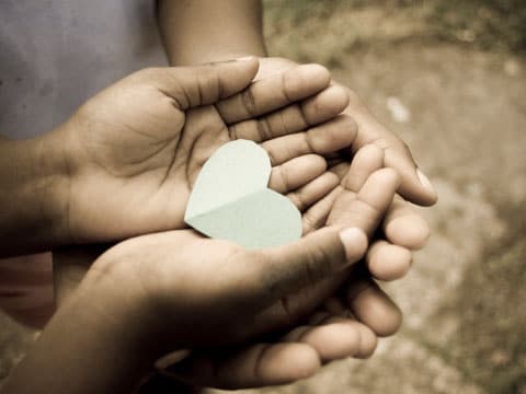 Почему полезно заниматься благотворительностью