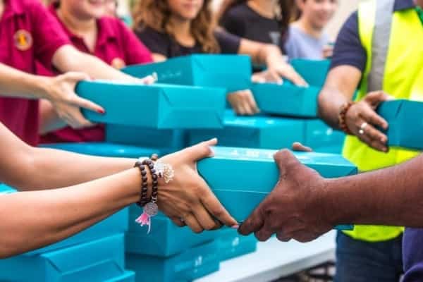 Благотворительность: кому мы можем помочь