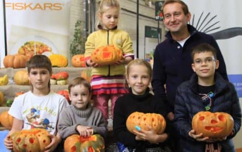 Человек, занимающийся благотворительностью