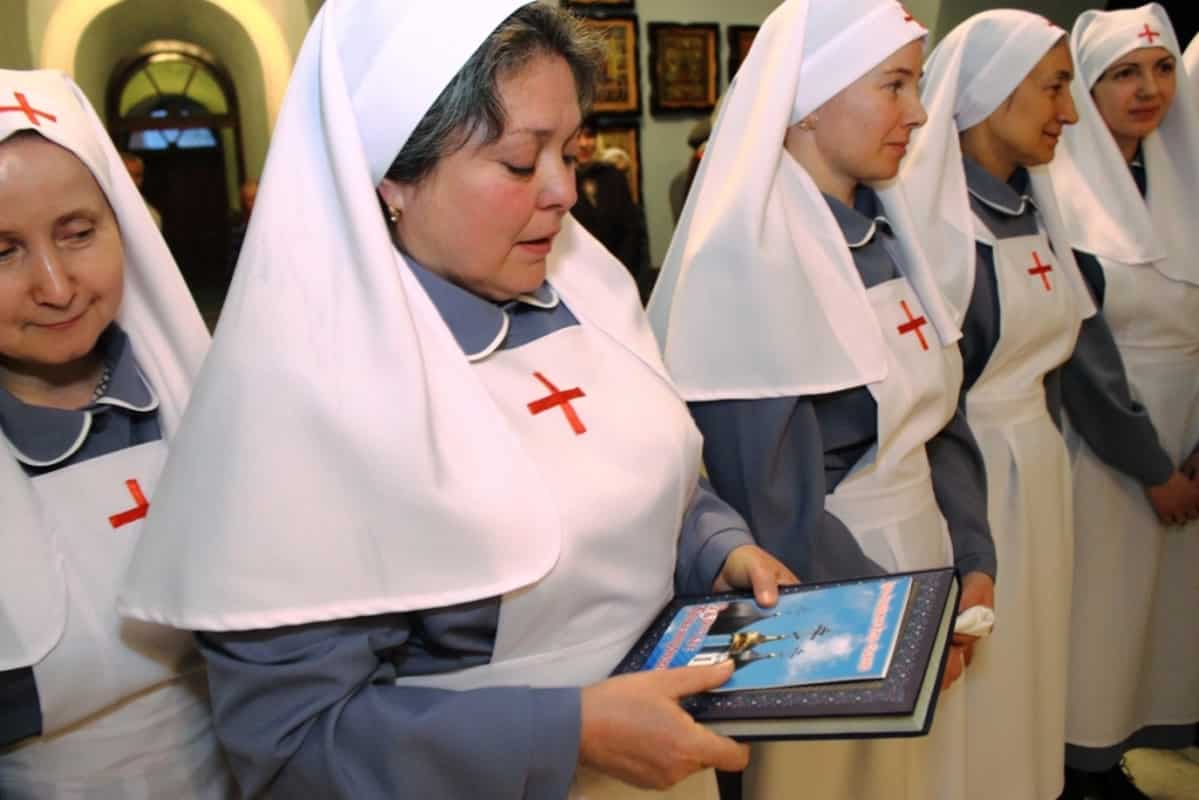 Сестры красного креста