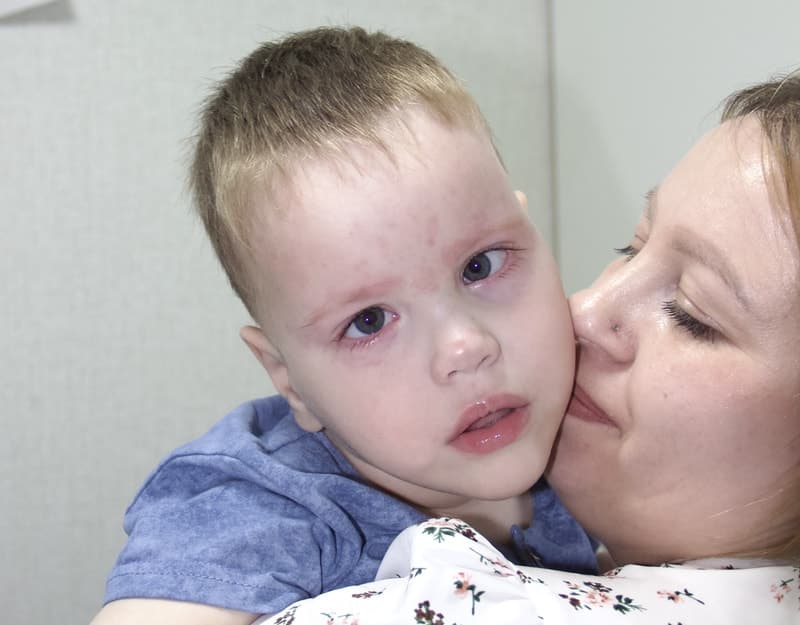 Откройте своё сердце и помогите Саше!