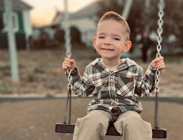 Сделай сегодня больше, чем вчера. Помоги Мирону попасть на лечение!